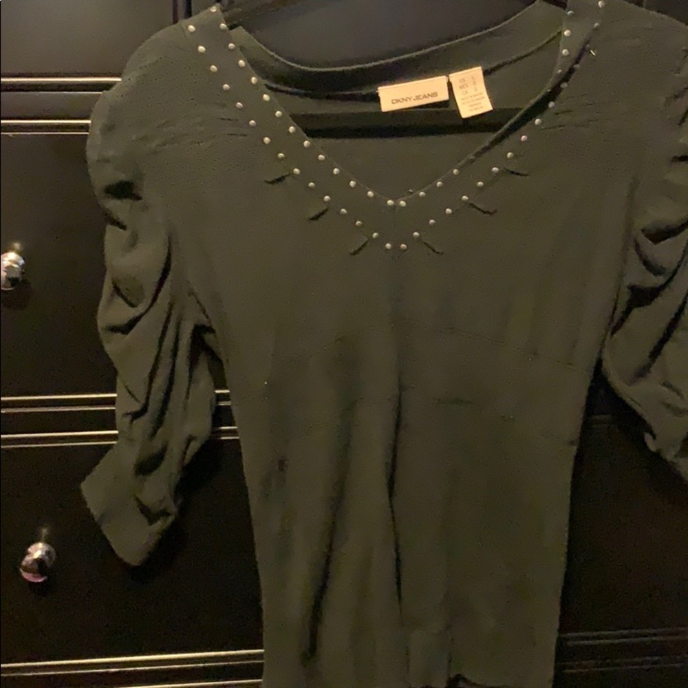 Puffed sleeve v neck sweater